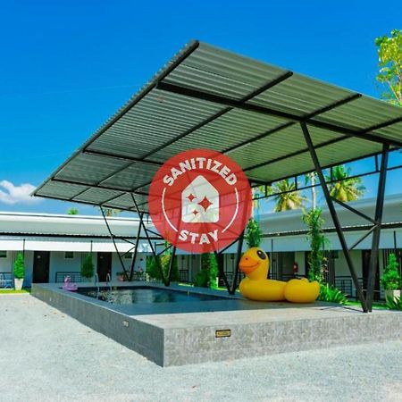 Oyo 533 Runya Poolvilla Прачуап Кири Кан Екстериор снимка