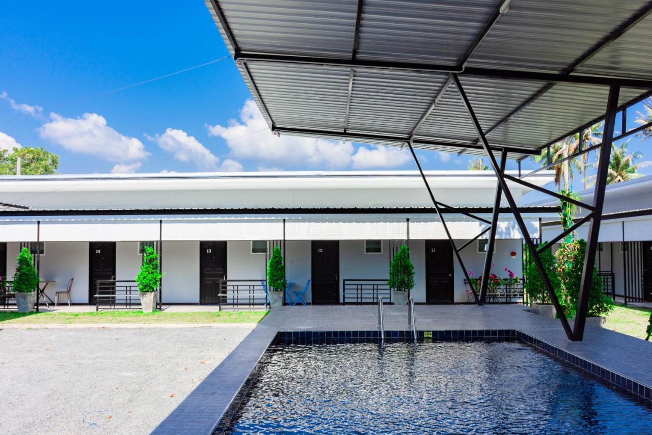 Oyo 533 Runya Poolvilla Прачуап Кири Кан Екстериор снимка