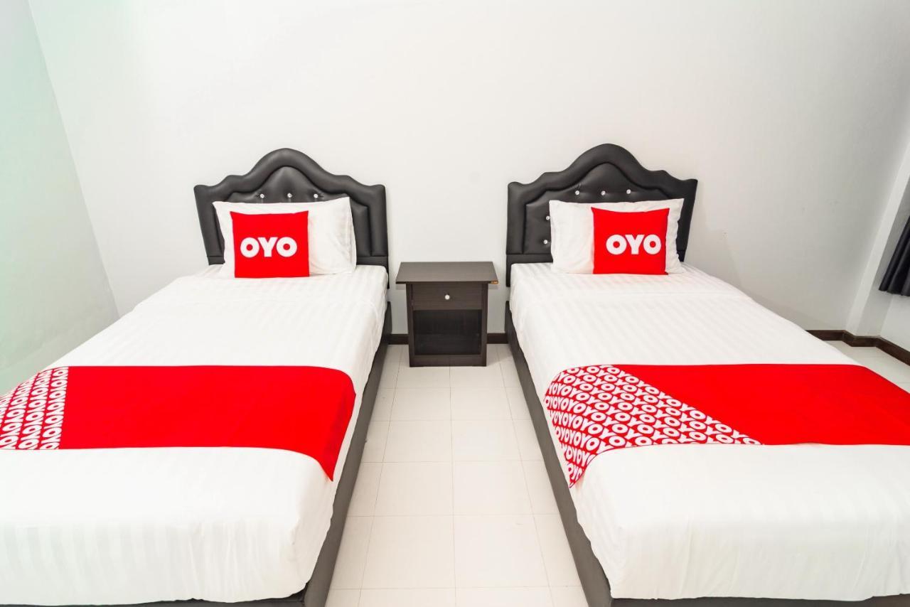 Oyo 533 Runya Poolvilla Прачуап Кири Кан Екстериор снимка
