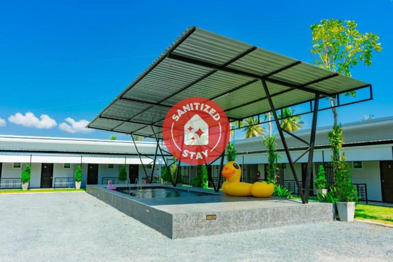 Oyo 533 Runya Poolvilla Прачуап Кири Кан Екстериор снимка